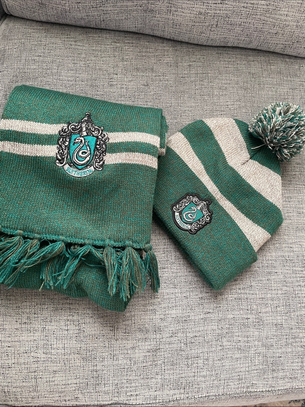 Harry Potter Slytherin Green and Silver Beanie and Matching Scarf *ages 14+